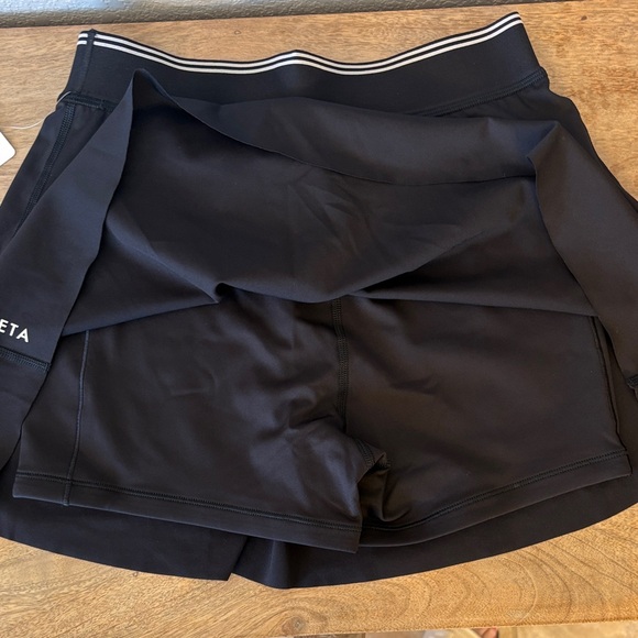 Athleta Women's Black Athletic Skort with Stripe Waistband - Picture 5 of 7